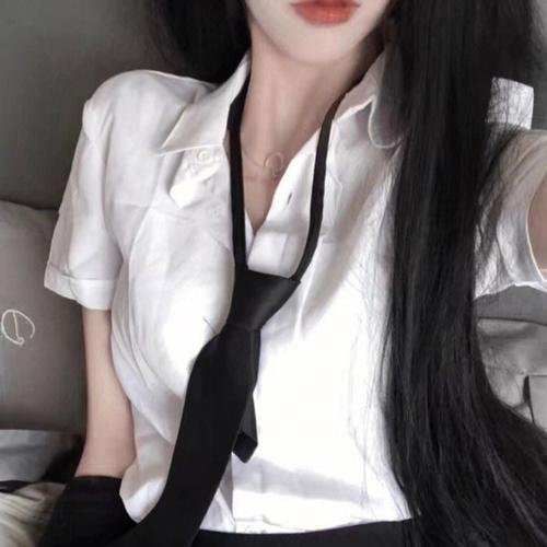 重生后香江美人又冷又飒